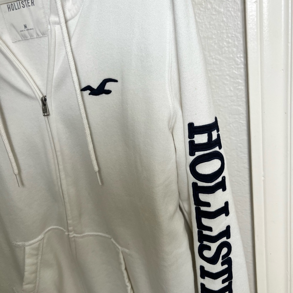 Hollister White Full-Zip Hoodie with Navy Logo Accents
